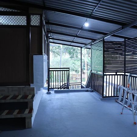 Malpans Mansion 호텔 니둠바서리 외부 사진