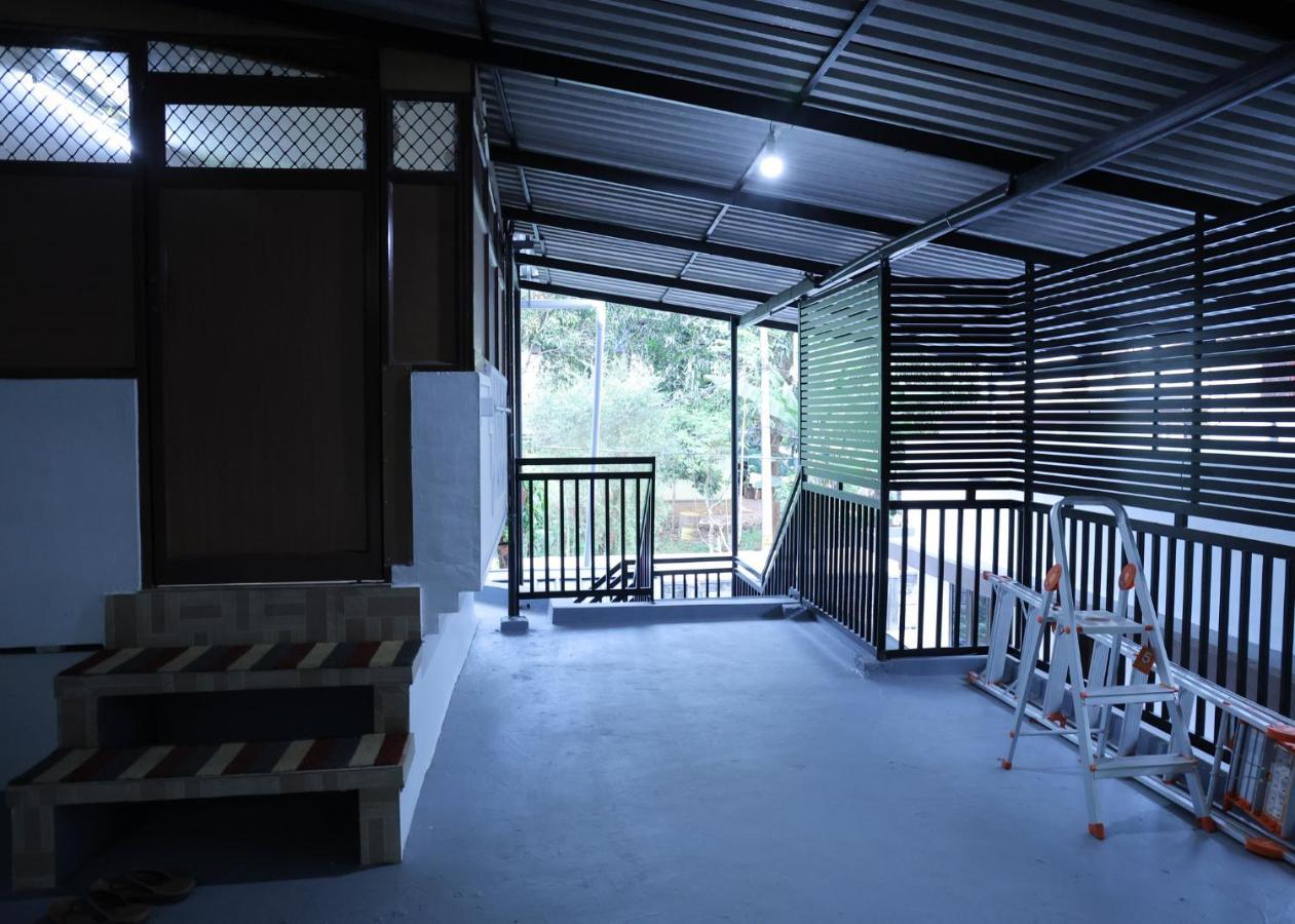 Malpans Mansion 호텔 니둠바서리 외부 사진